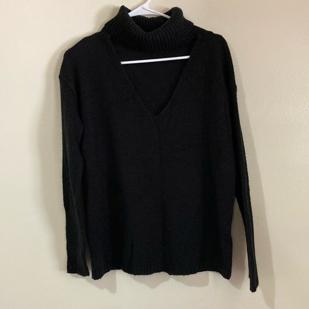 Kendall & Kylie Black V-Neck Cutout Turtleneck Sweater